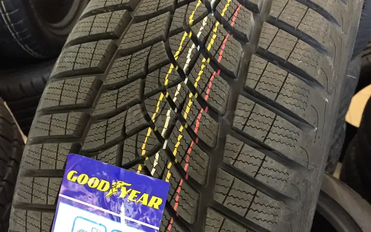 235-45-21 перед и зад 265-40-21 Goodyear Ultra Grip Perfomance Gen1for325 000 тг. в Алматы