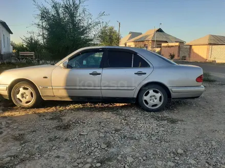 Mercedes-Benz E 280 1996 года за 2 200 000 тг. в Туркестан – фото 4