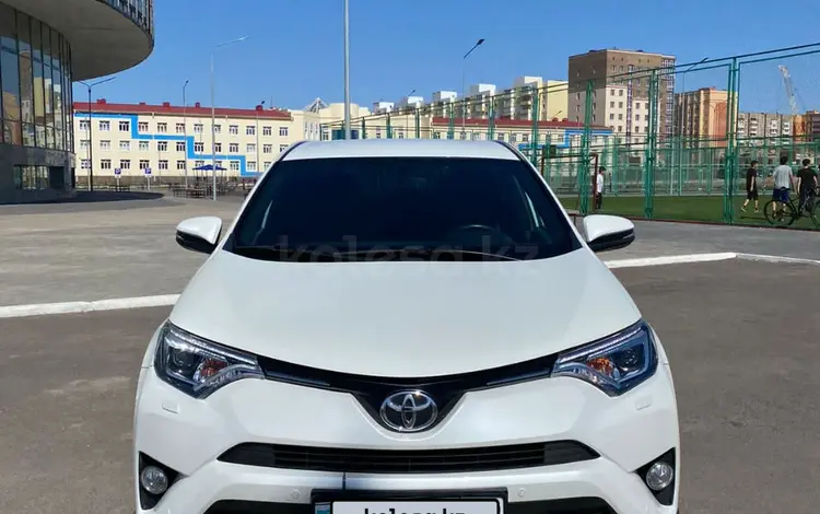 Toyota RAV4 2019 года за 14 500 000 тг. в Астана