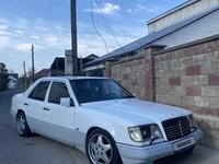 Mercedes-Benz E 200 1994 года за 2 700 000 тг. в Шымкент