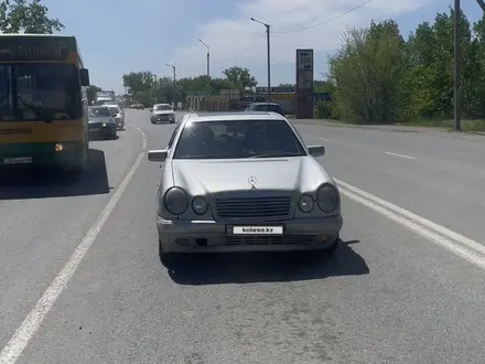 Mercedes-Benz E 230 1996 года за 2 300 000 тг. в Семей