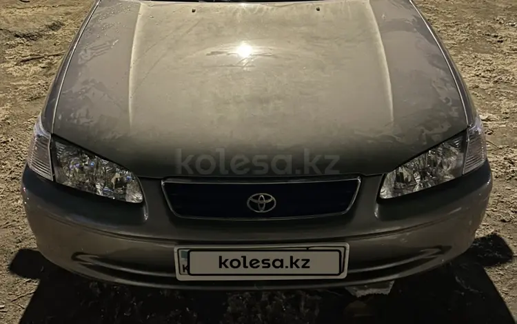Toyota Camry 2001 года за 2 890 000 тг. в Семей
