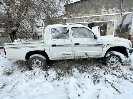 Toyota Hilux 2004 года за 1 500 000 тг. в Уральск – фото 2