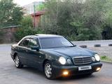 Mercedes-Benz E 230 1997 года за 2 100 000 тг. в Астана