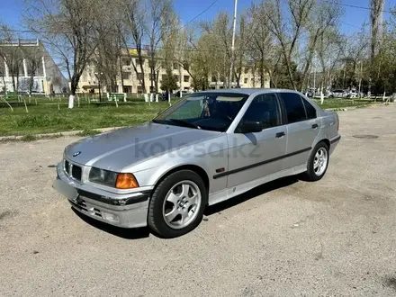 BMW 323 1992 года за 2 500 000 тг. в Шымкент – фото 2