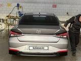 Hyundai Elantra 2021 года за 11 000 000 тг. в Шымкент – фото 2
