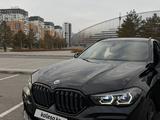 BMW X6 2022 года за 45 000 000 тг. в Астана – фото 2