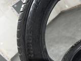 Bridgestone turanza/лето 215/55/R17 за 100 000 тг. в Костанай – фото 2