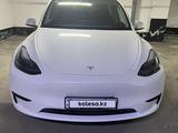 Tesla Model Y 2022 года за 16 000 000 тг. в Алматы – фото 2