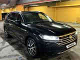 Volkswagen Touareg 2019 года за 30 000 000 тг. в Костанай – фото 2