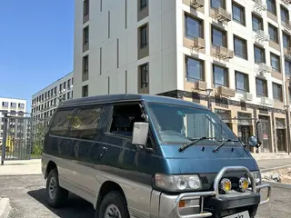 Mitsubishi Delica