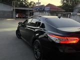 Toyota Camry 2020 года за 15 500 000 тг. в Алматы – фото 5
