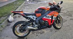 Honda  CBR 1000 RR/RA Fireblade 2011 годаfor1 800 000 тг. в Актобе – фото 4