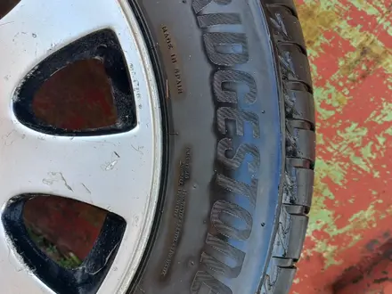 Резина и диски оригинал на 16 Ауди А6 капля за 250 000 тг. в Макинск – фото 2