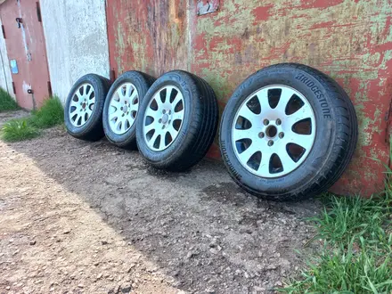 Резина и диски оригинал на 16 Ауди А6 капля за 250 000 тг. в Макинск