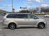 Toyota Sienna 2015 года за 13 000 000 тг. в Алматы