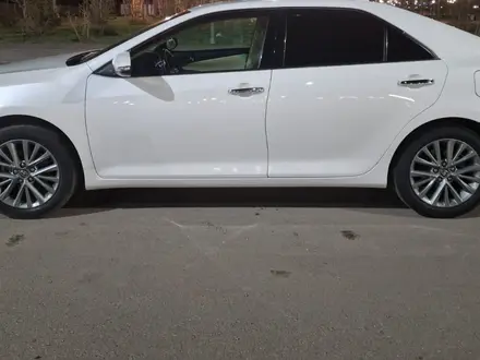 Toyota Camry 2015 года за 12 600 000 тг. в Астана – фото 2