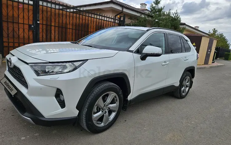 Toyota RAV4 2021 годаүшін16 300 000 тг. в Астана