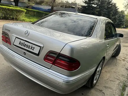 Mercedes-Benz E 430 2000 года за 5 000 000 тг. в Алматы – фото 3
