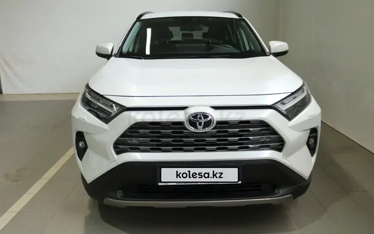 Toyota RAV4 2022 года за 19 000 000 тг. в Актобе