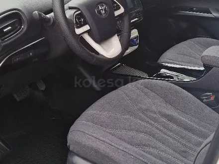 Toyota Prius 2019 года за 11 200 000 тг. в Алматы – фото 16