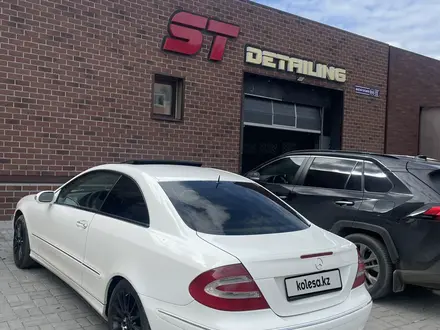 Mercedes-Benz CLK 320 2003 года за 3 850 000 тг. в Петропавловск – фото 3