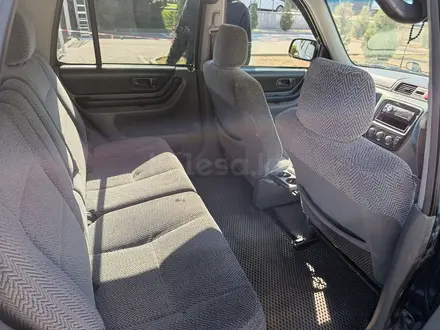 Honda CR-V 1996 года за 2 000 000 тг. в Алматы – фото 6