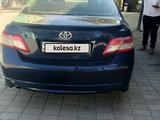 Toyota Camry 2010 года за 6 300 000 тг. в Атырау – фото 2