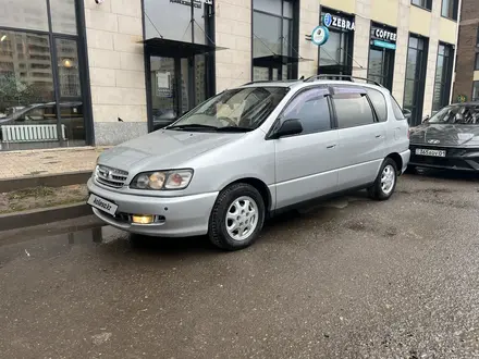 Toyota Ipsum 1996 года за 3 200 000 тг. в Астана