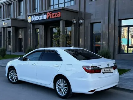 Toyota Camry 2015 года за 10 800 000 тг. в Костанай – фото 3