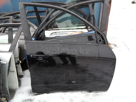 Дверь передняя правая Toyota Rav4 ACA31 за 130 000 тг. в Усть-Каменогорск