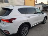 Hyundai Santa Fe 2019 года за 11 700 000 тг. в Кызылорда