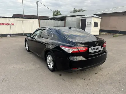 Toyota Camry 2018 года за 11 200 000 тг. в Алматы – фото 7