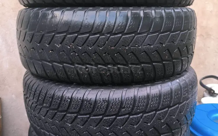 Комплект покрышек 195/60R15 за 22 000 тг. в Алматы