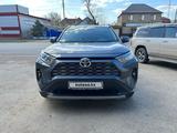 Toyota RAV4 2022 года за 21 000 000 тг. в Уральск – фото 5