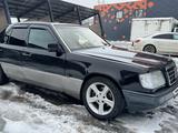 Mercedes-Benz E 220 1993 года за 1 700 000 тг. в Алматы – фото 2