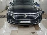 Volkswagen Touareg 2022 года за 23 000 000 тг. в Уральск – фото 2