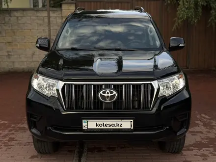 Toyota Land Cruiser Prado 2018 года за 18 600 000 тг. в Алматы – фото 3