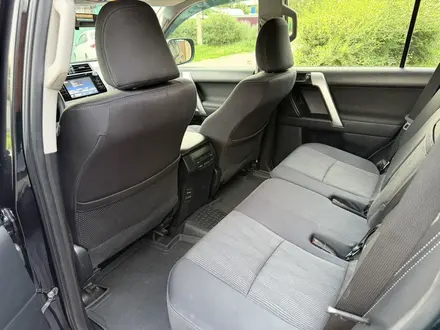 Toyota Land Cruiser Prado 2018 года за 18 600 000 тг. в Алматы – фото 12