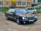 Mercedes-Benz E 320 1999 года за 3 500 000 тг. в Алматы