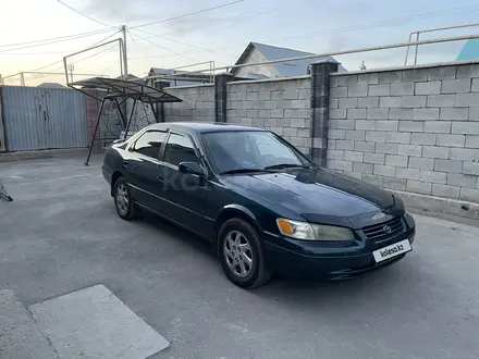 Toyota Camry 1997 года за 2 900 000 тг. в Алматы – фото 2