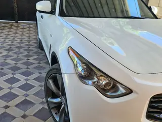 Infiniti FX37
