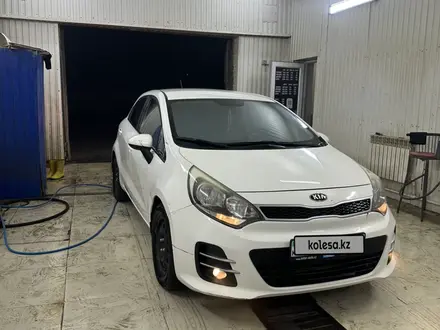 Kia Rio 2015 года за 5 500 000 тг. в Атырау – фото 2