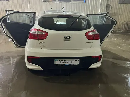 Kia Rio 2015 года за 5 500 000 тг. в Атырау – фото 5