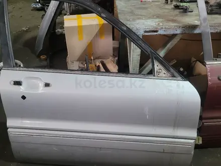 Дверь на Mitsubishi Galant за 15 000 тг. в Алматы – фото 2
