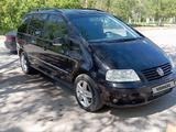 Volkswagen Sharan 2005 годаfor3 800 000 тг. в Актобе – фото 4