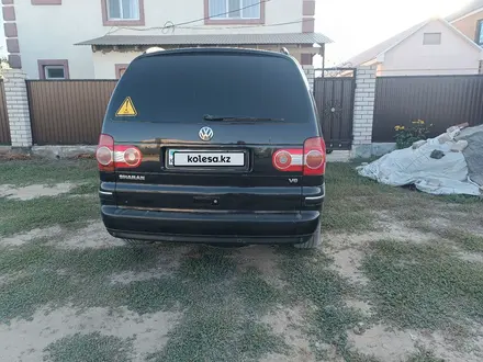 Volkswagen Sharan 2005 года за 3 800 000 тг. в Актобе – фото 8