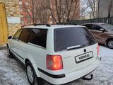 Volkswagen Passat 2002 годаfor2 100 000 тг. в Астана – фото 4