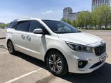 Kia Carnival 2019 года за 11 000 000 тг. в Астана – фото 2