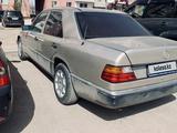 Mercedes-Benz E 220 1993 года за 2 100 000 тг. в Караганда – фото 4